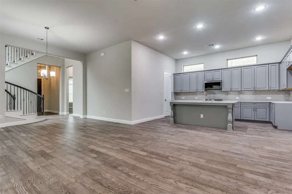 17620 Bottlebrush Drive Dallas TX 75252