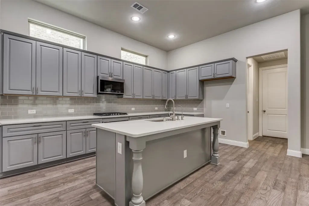 17620 Bottlebrush Drive Dallas TX 75252