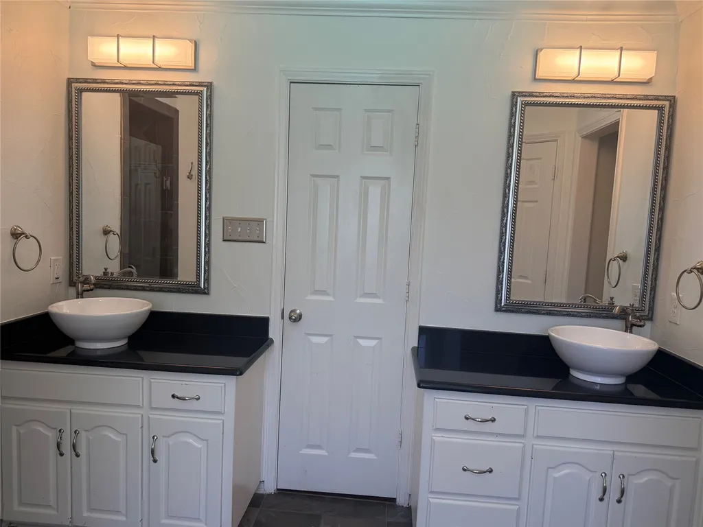2907 Sweet Briar Street Grapevine TX 76051