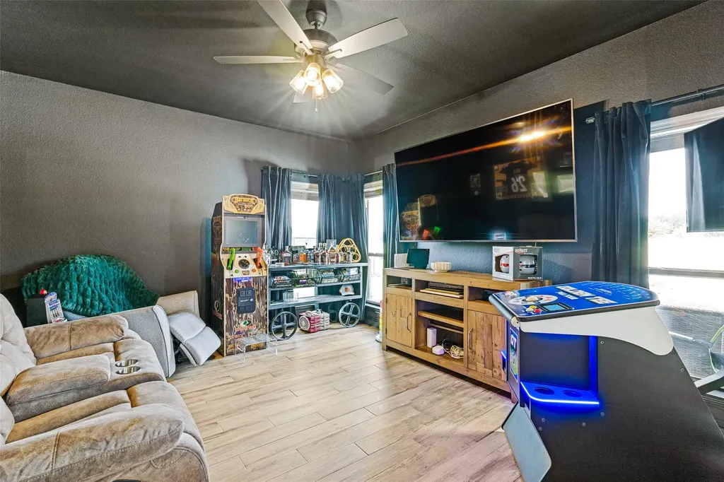 2015 Veal Circle Weatherford TX 76085