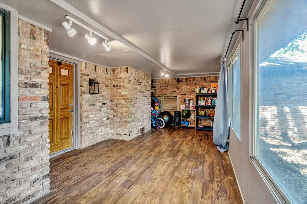 801 Waynelee Drive Lancaster TX 75146