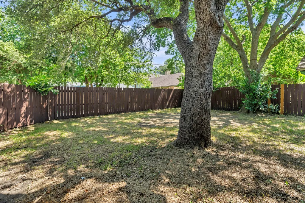 801 Waynelee Drive Lancaster TX 75146