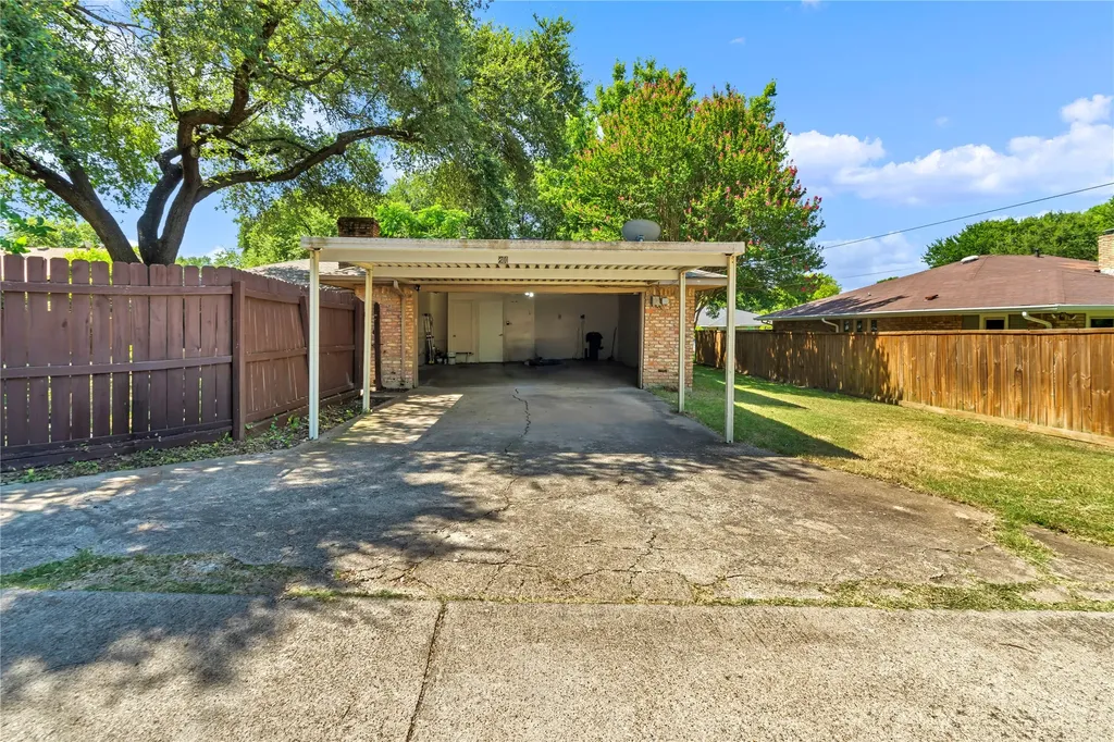 801 Waynelee Drive Lancaster TX 75146