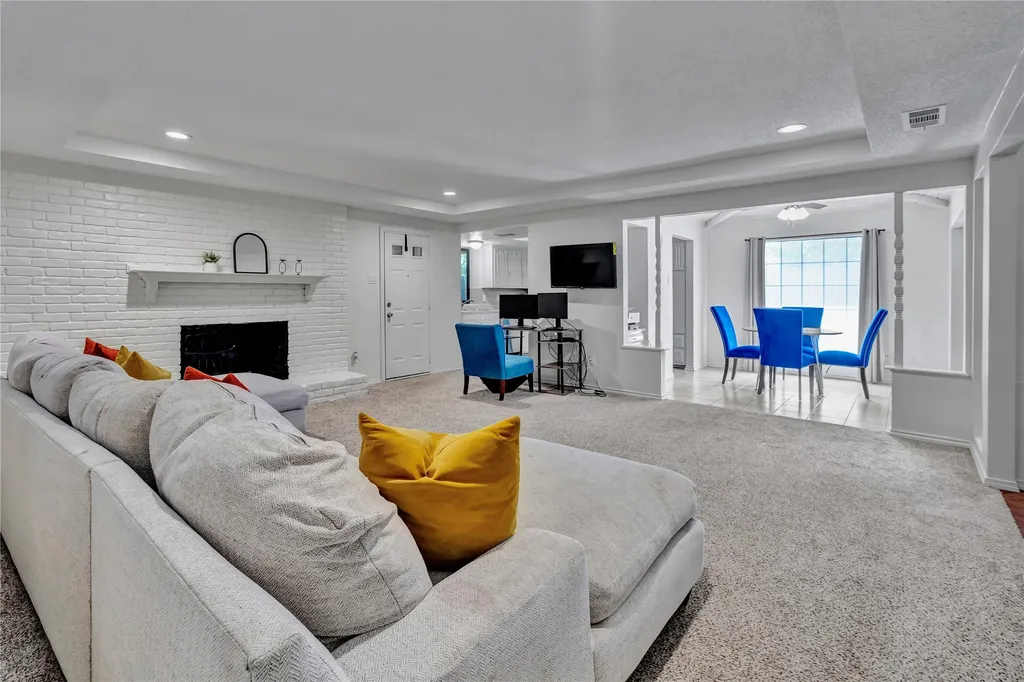 801 Waynelee Drive Lancaster TX 75146