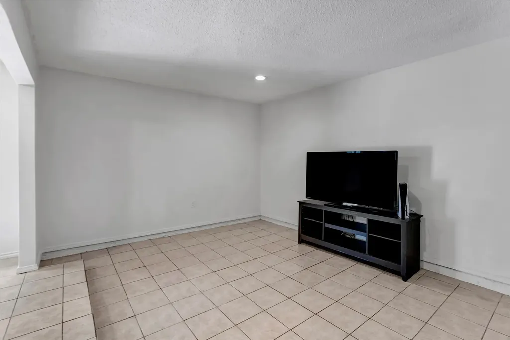 801 Waynelee Drive Lancaster TX 75146