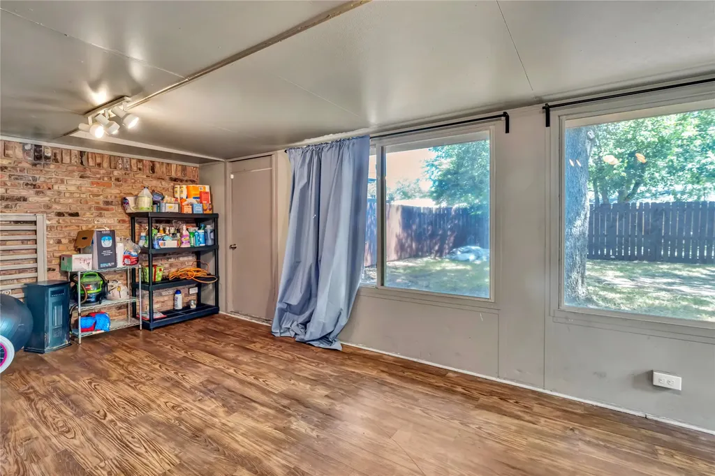 801 Waynelee Drive Lancaster TX 75146