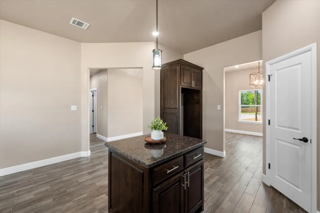 860 Fuller Avenue Cleburne TX 76031