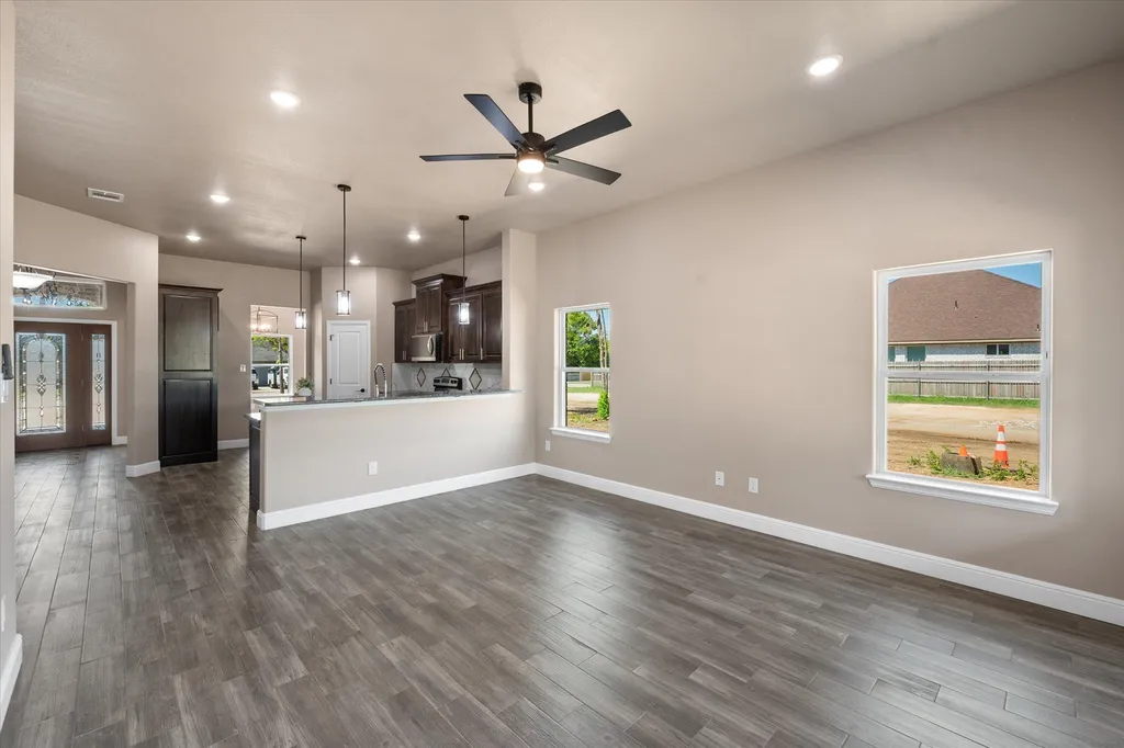 860 Fuller Avenue Cleburne TX 76031