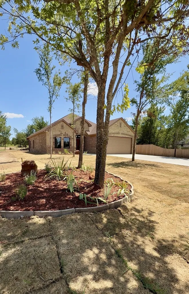 860 Fuller Avenue Cleburne TX 76031