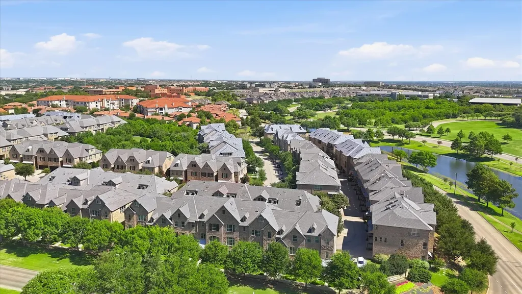 511 W Royal Lane Irving TX 75039