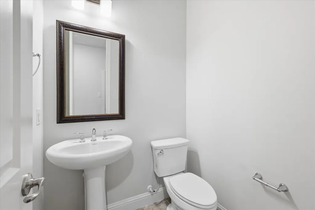 511 W Royal Lane Irving TX 75039