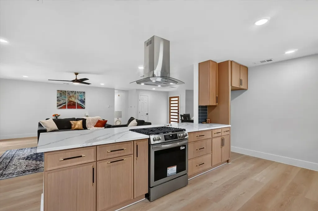 1104 Westwood Drive Plano TX 75075
