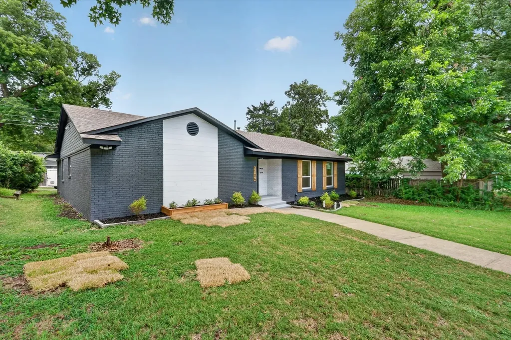 1104 Westwood Drive Plano TX 75075