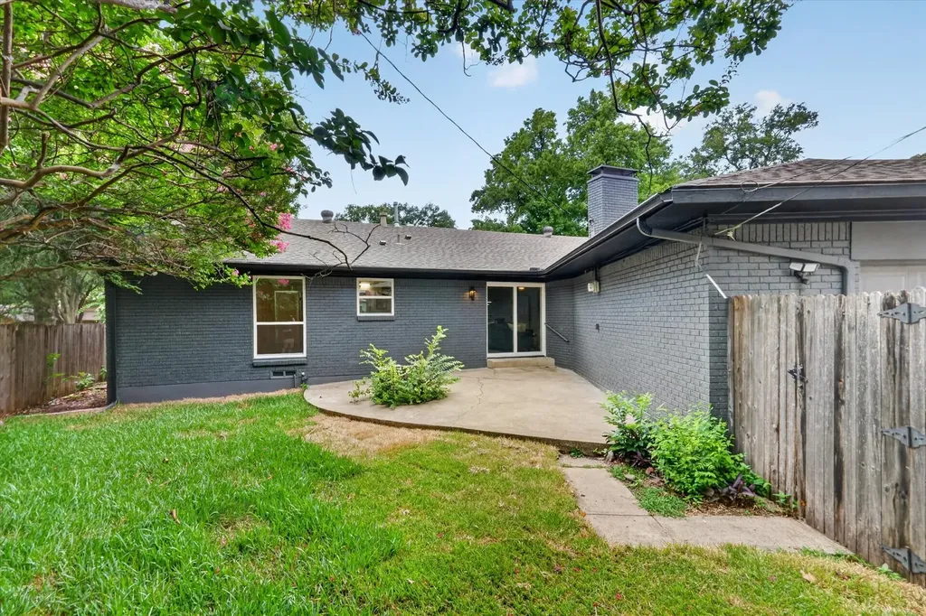 1104 Westwood Drive Plano TX 75075