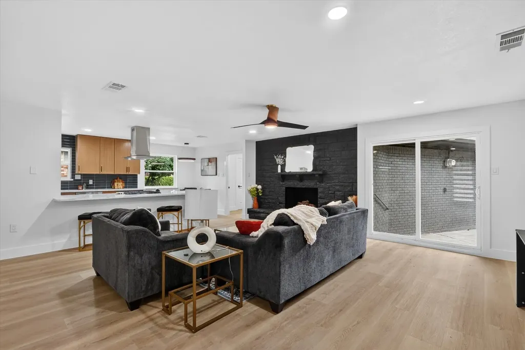 1104 Westwood Drive Plano TX 75075