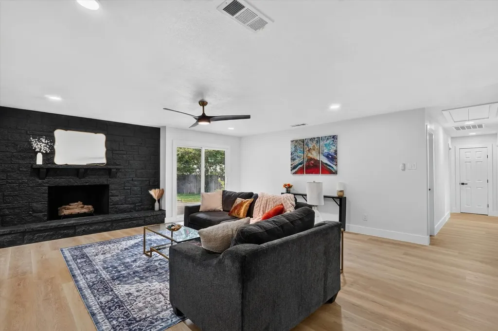 1104 Westwood Drive Plano TX 75075