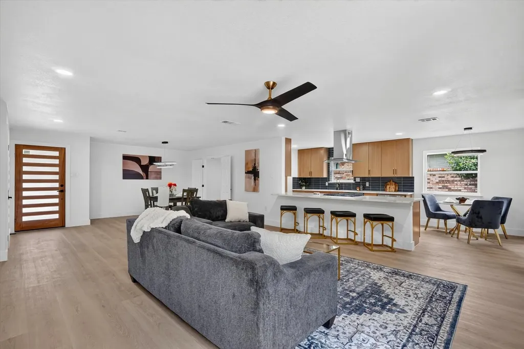 1104 Westwood Drive Plano TX 75075