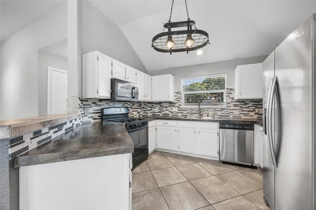 2217 Rockbluff Drive Rowlett TX 75088