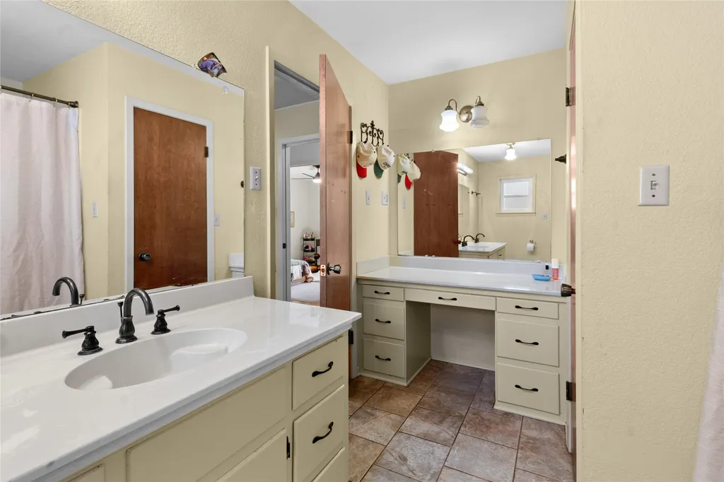 8 Circle Drive Teague TX 75860