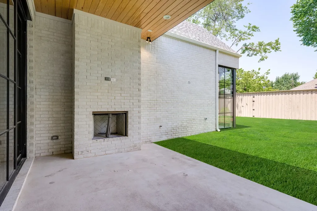 9027 Daytonia Avenue Dallas TX 75218