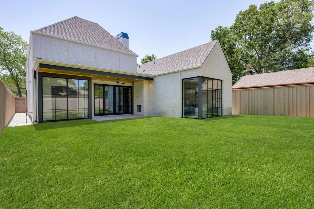 9027 Daytonia Avenue Dallas TX 75218
