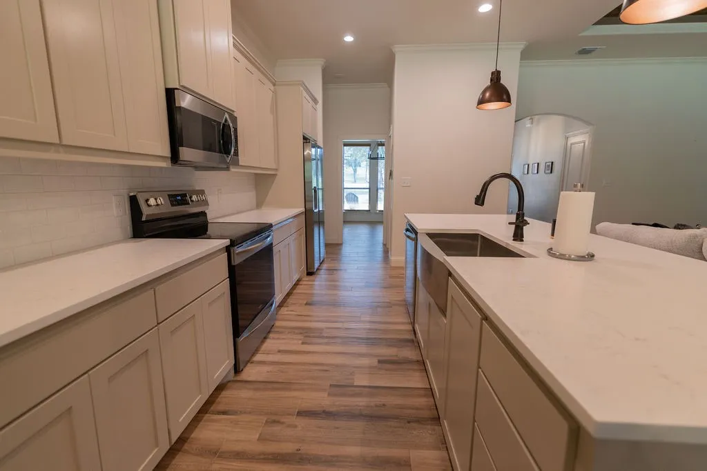 1013 Churchill Lane Millsap TX 76066