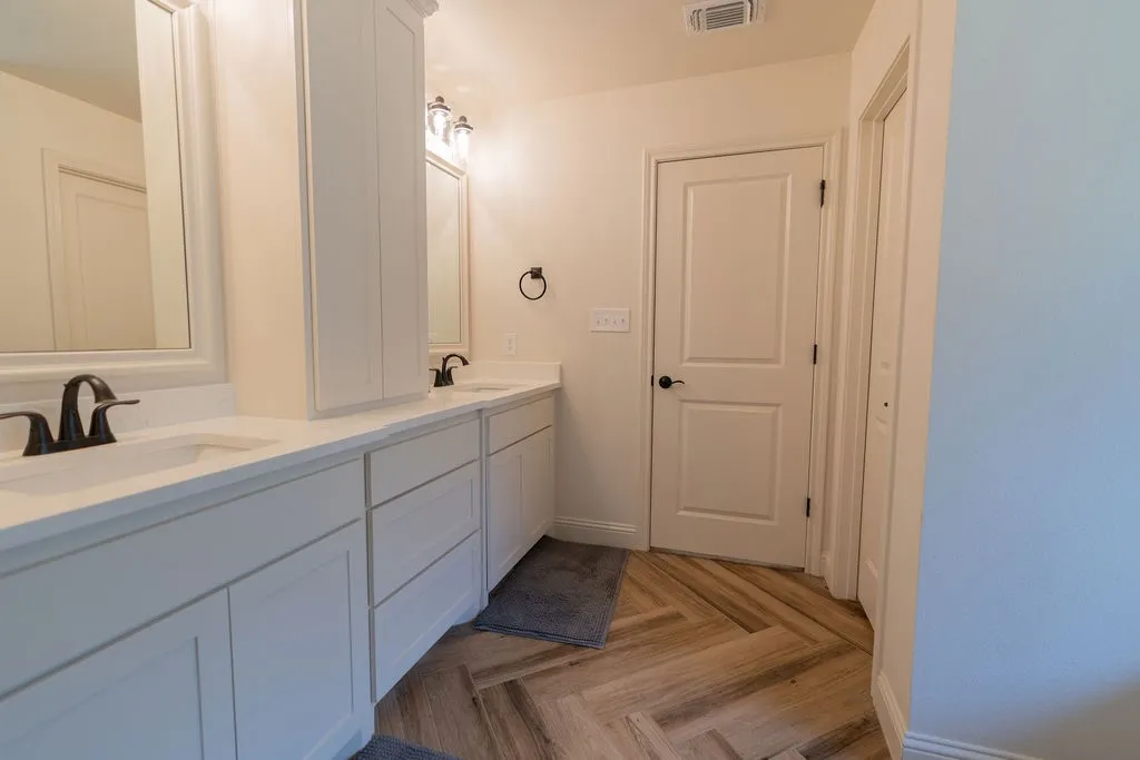 1013 Churchill Lane Millsap TX 76066