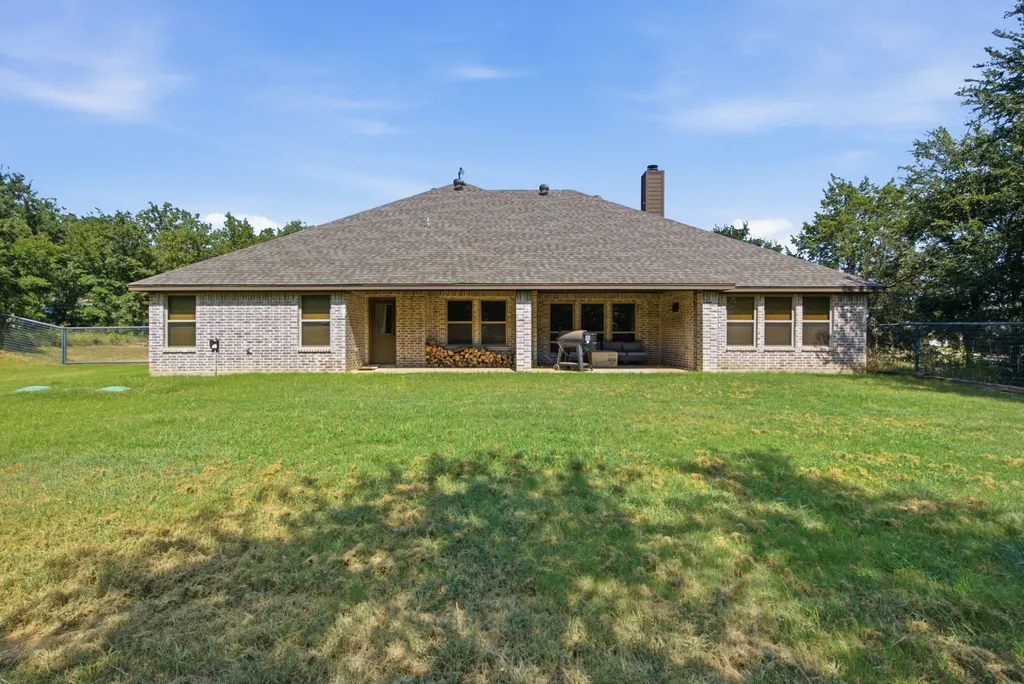 1013 Churchill Lane Millsap TX 76066