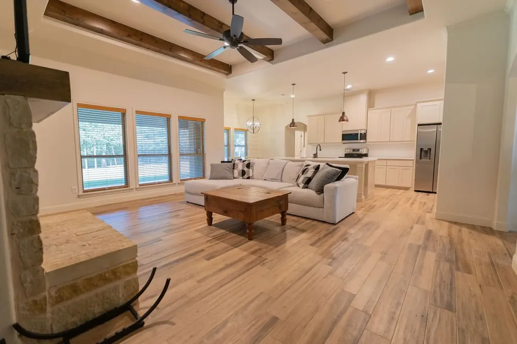 1013 Churchill Lane Millsap TX 76066