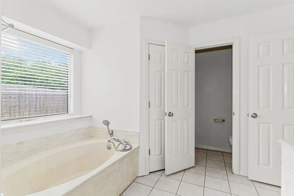 4908 Oldfield Drive Arlington TX 76016