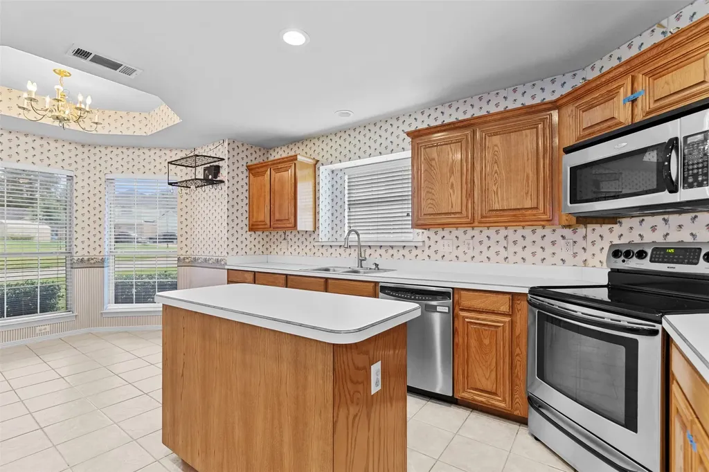 4908 Oldfield Drive Arlington TX 76016