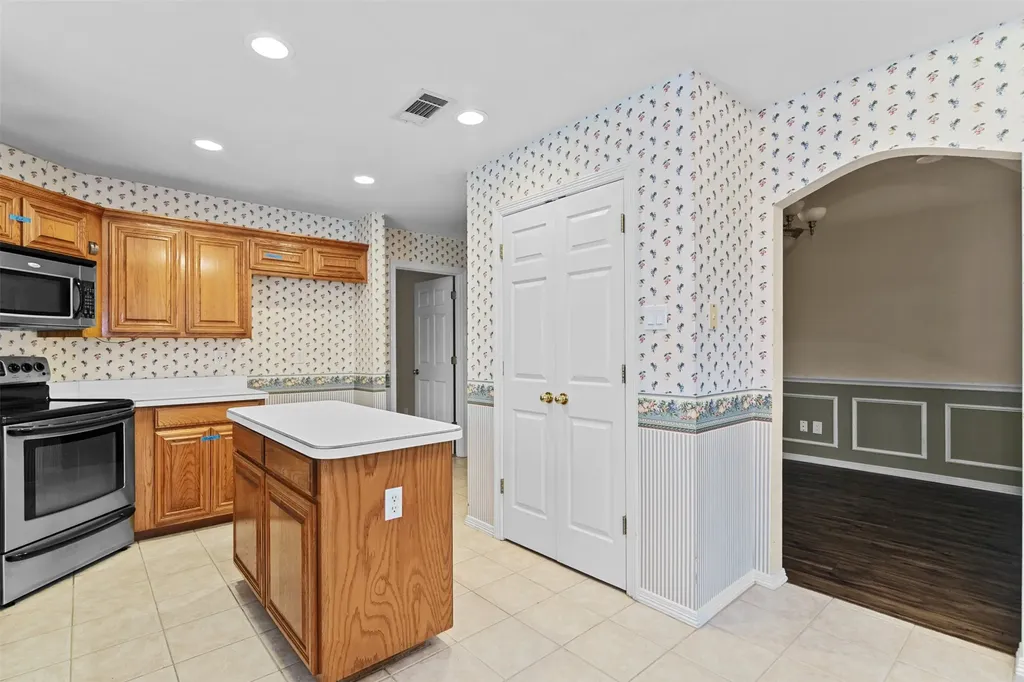 4908 Oldfield Drive Arlington TX 76016
