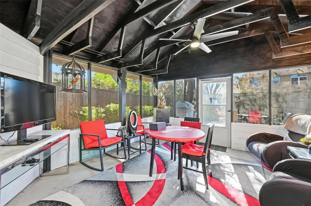 2202 S Branch Drive Arlington TX 76001