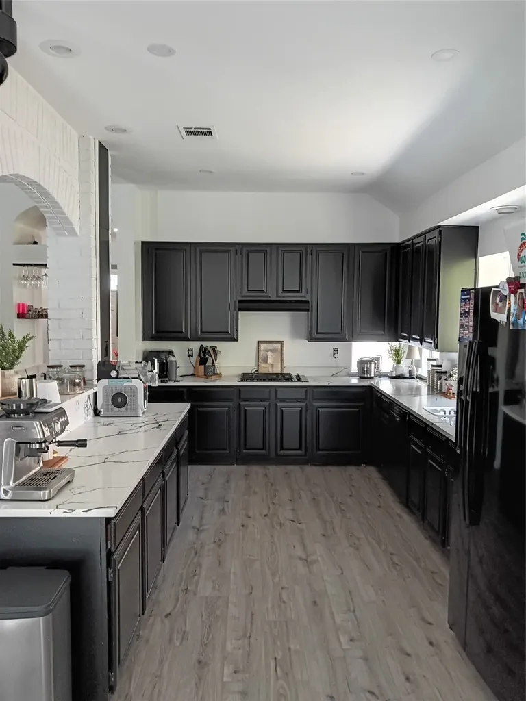 2202 S Branch Drive Arlington TX 76001