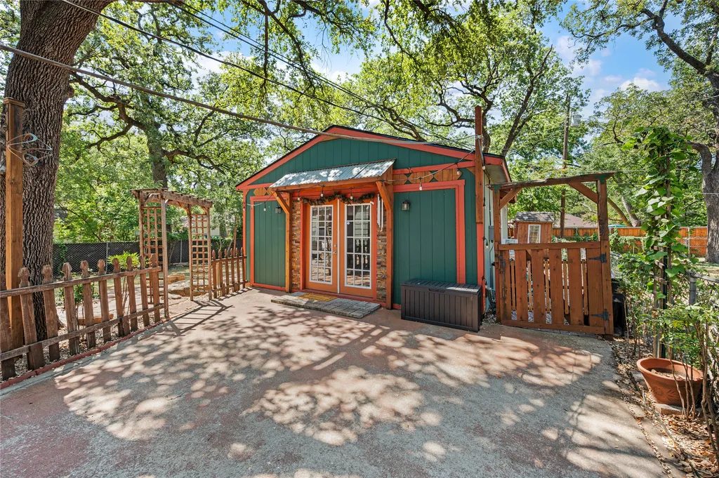 2334 Lotus Avenue Fort Worth TX 76111
