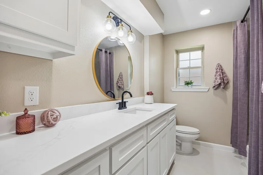 1725 Bardfield Avenue Garland TX 75041