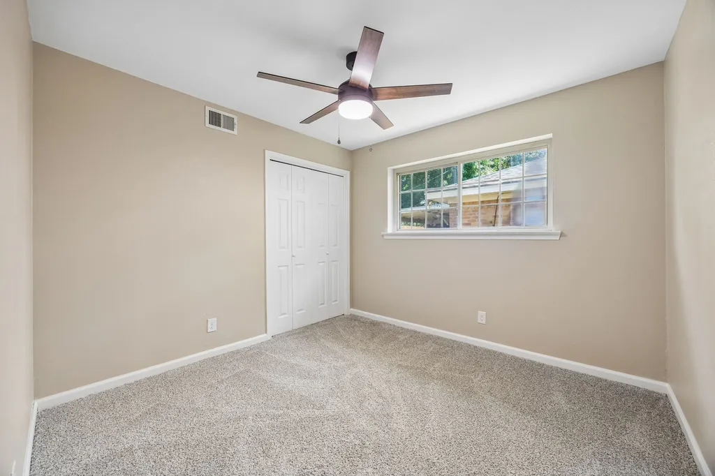 1725 Bardfield Avenue Garland TX 75041