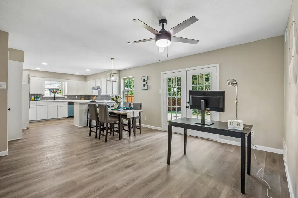 1725 Bardfield Avenue Garland TX 75041