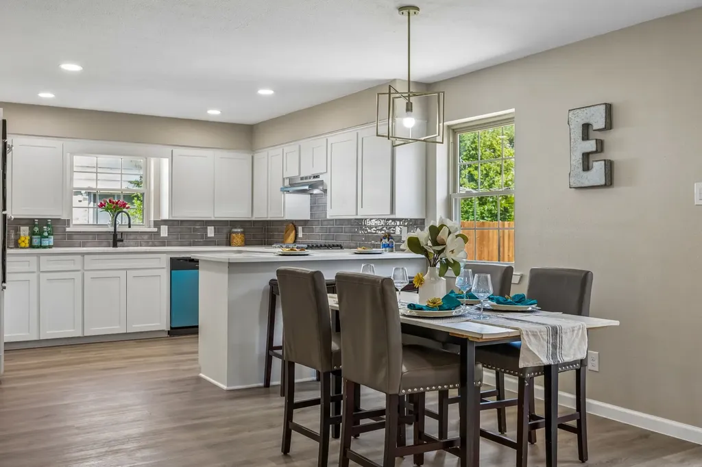 1725 Bardfield Avenue Garland TX 75041