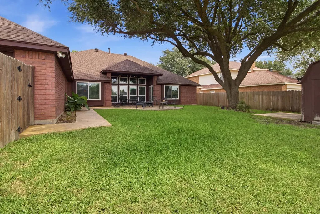 1416 Daventry Drive Desoto TX 75115