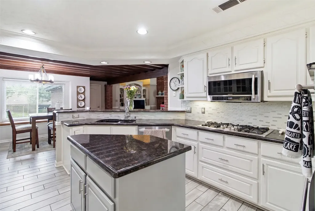 1416 Daventry Drive Desoto TX 75115