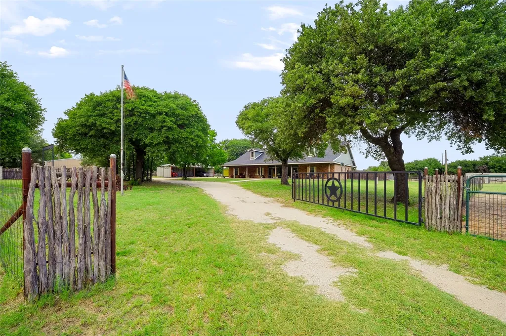 7922 County Road 229 Clyde TX 79510