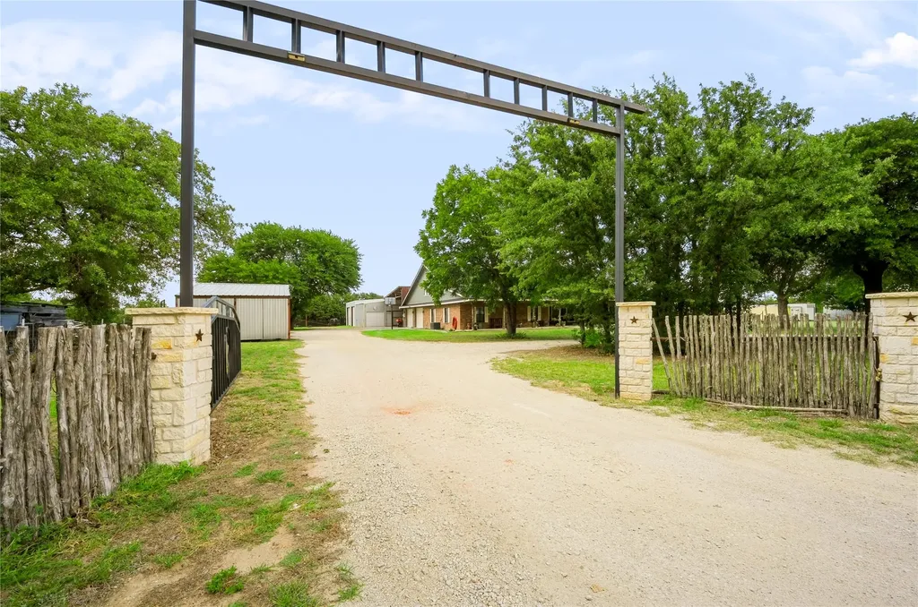 7922 County Road 229 Clyde TX 79510