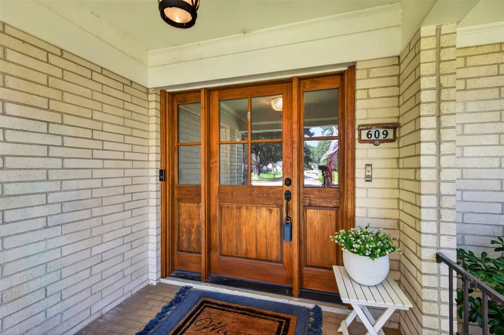 609 Millicent Way Shreveport LA 71106