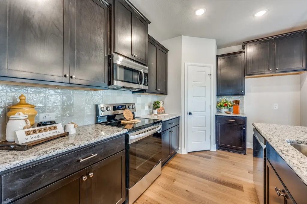 4711 Enclave Drive Sanger TX 76266