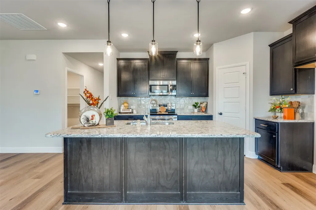 4711 Enclave Drive Sanger TX 76266