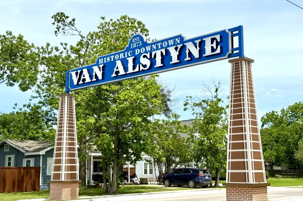 1276 Wild Cherry Way Van Alstyne TX 75495