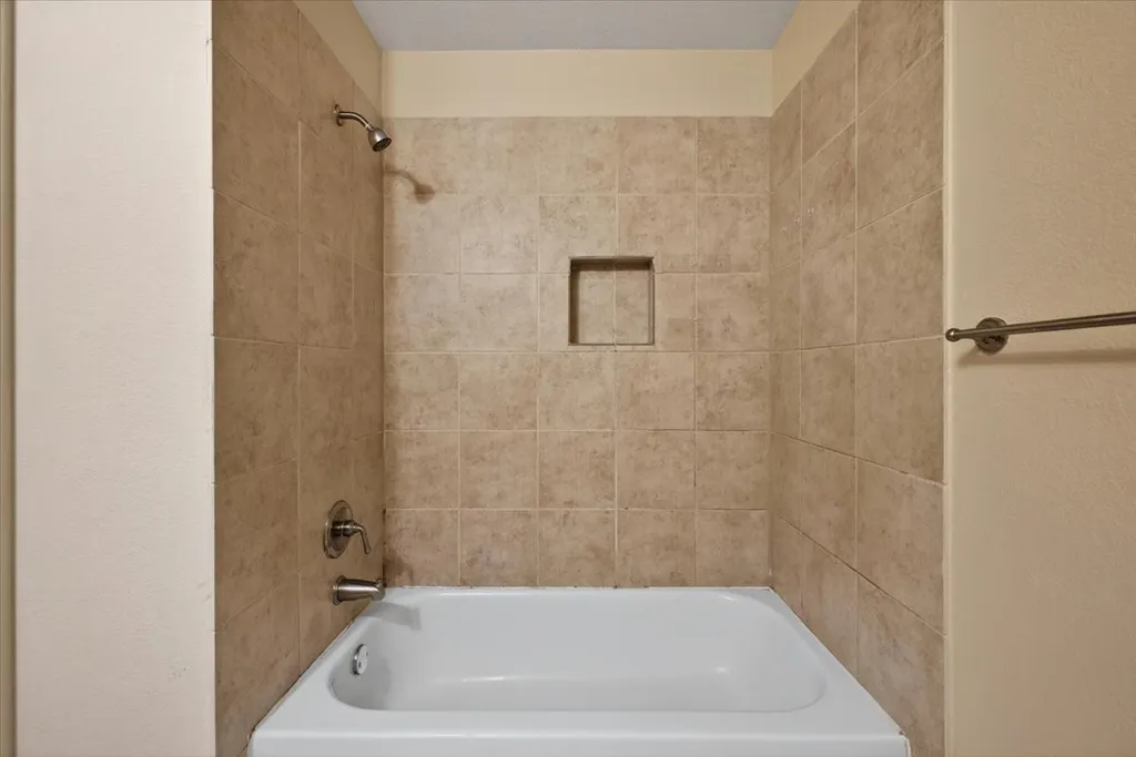 2312 Calendar Court Grand Prairie TX 75050