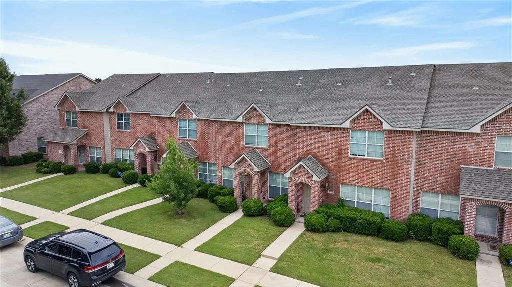 2312 Calendar Court Grand Prairie TX 75050