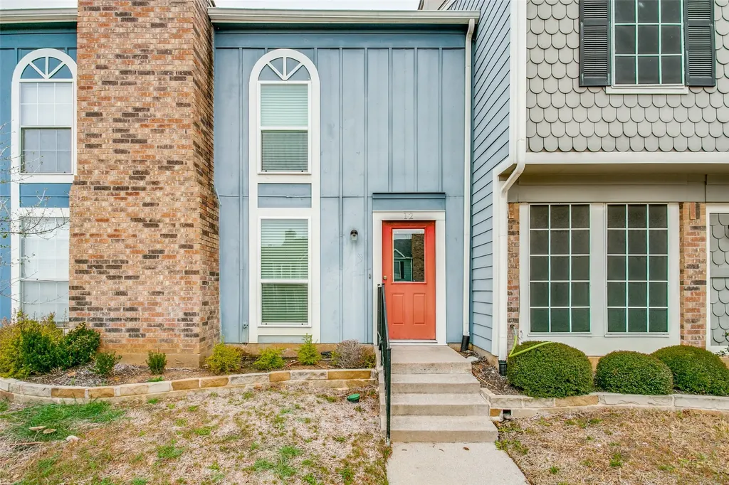 12 Abbey Road Euless TX 76039